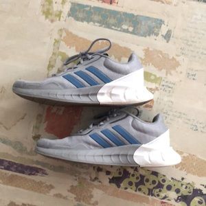 Adidas Boost tennis shoe mens size 7